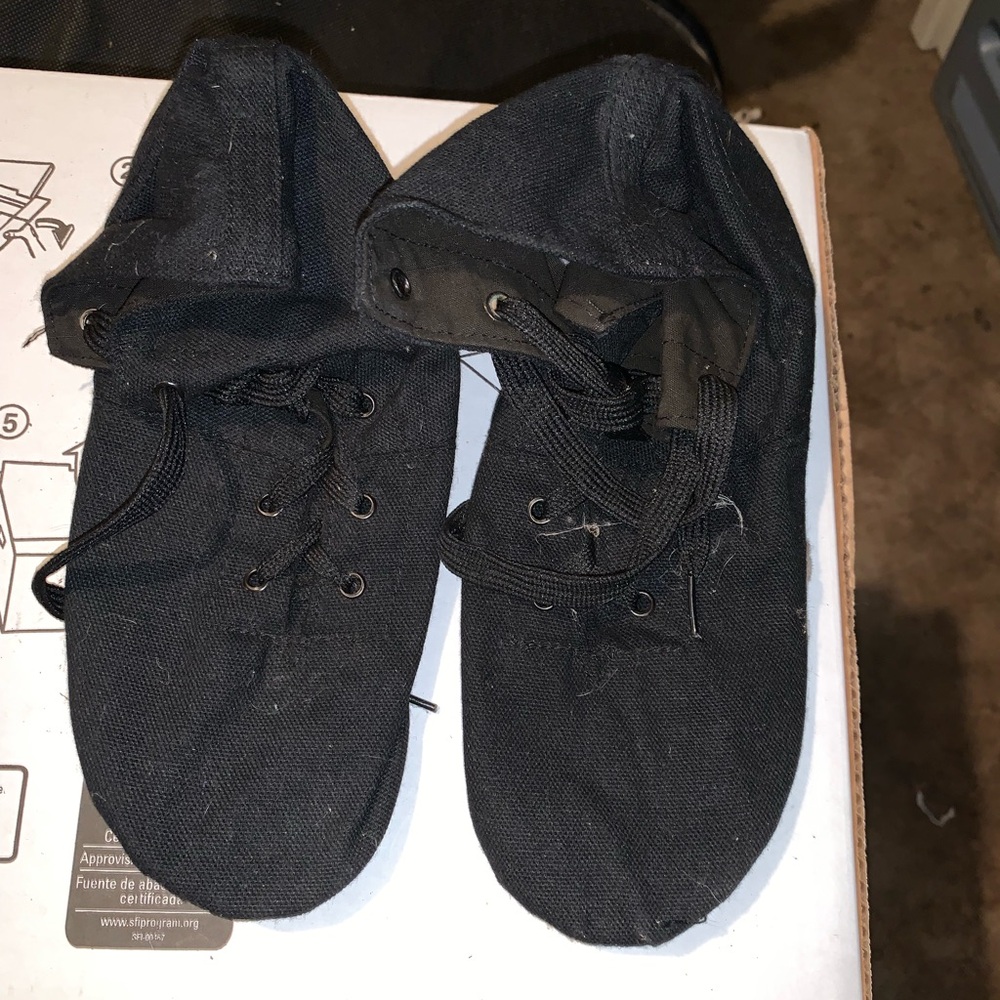 Black Shoes